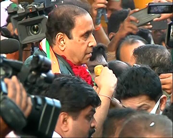 अनिल देशमुख बाहेर येणार, हे निश्चित झाल्यानंतर राष्ट्रवादी काँग्रेसच्या कार्यकर्त्यांनी एकच जल्लोष केला. त्याशिवाय आर्थर रोड तुरुंगाबाहेर कार्यकर्ते जमले होते. देशमुख यांच्या नागपूर येथील घराबाहेरही कार्यकर्त्यांनी जल्लोष केला.