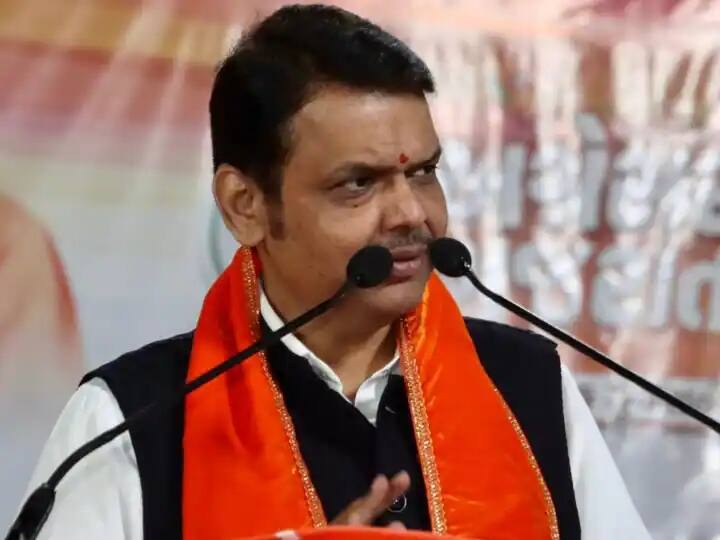 Maharashtra Legislative Council Devendra Fadnavis said - stop insulting Savarkar Bhagat Singh Koshyari Rahul Gandhi Maharashtra: विधान परिषद में उठा महापुरुषों के अपमान का मुद्दा, डिप्टी सीएम देवेंद्र फडणवीस बोले- बंद करें सावरकर का अपमान