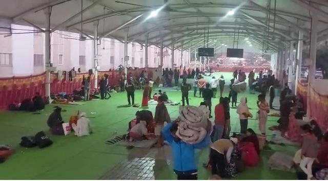 श्री साईबाबा संस्थान ट्रस्टनुसार भाविक 31 डिसेंबरला रात्रभर मंदिरात थांबून साई बाबांचं दर्शन घेऊ शकतात