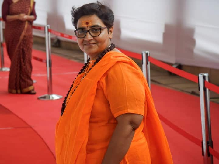 MP BJP Women Leaders Pragya Thakur Usha Thakur Uma Bharti in violent mode ask public to keep weapons ANN MP: बीजेपी के लिए मुश्किल बनीं महिला नेता? प्रज्ञा ठाकुर, उषा ठाकुर और उमा भारती ने दिए ऐसे बयान