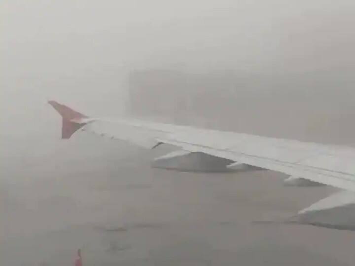 100 flights delayed two diverted low visibility due to fog in delhi airport ਦਿੱਲੀ 'ਚ ਕੋਹਰਾ ਬਣਿਆ ਆਫ਼ਤ! 100 ਉਡਾਣਾਂ ਲੇਟ, 2 ਮੋੜ ਦਿੱਤੀਆਂ ਗਈਆਂ, ਵਿਜ਼ੀਬਿਲਟੀ 200 ਮੀਟਰ ਤੋਂ ਘੱਟ