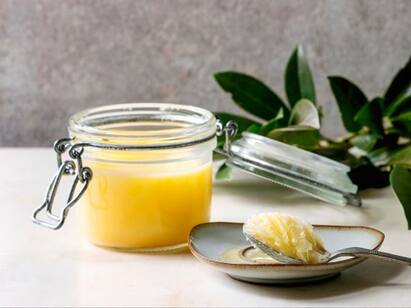 From Removing Dryness To Preventing Wrinkles, Benefits Of Applying Ghee On Skin Ghee Skin Care : நெற்றிச் சுருக்கம் இருக்கா? சருமம் வறண்டு போகுதா? நெய்யில் இவ்வளவு மேஜிக் இருக்கா?