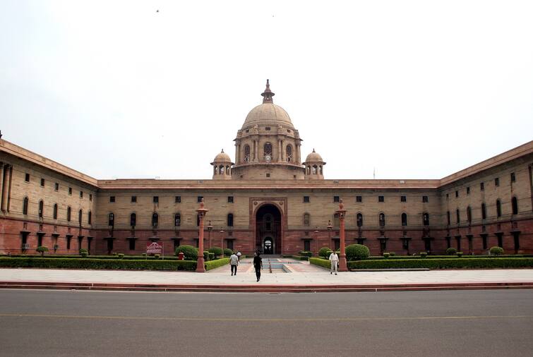 central govt starts process of eviction and sale of enemy properties worth over 1 lakh crore Enemy properties sale: எதிரிகளின் சொத்துகளை விற்கும் மத்திய அரசு.. ரூ.1 லட்சம் கோடி நிதி திரட்ட முடிவு