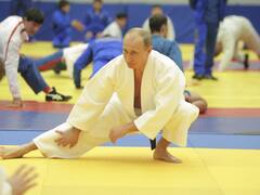 Vladimir Putin: పుతిన్‌ను ఎత్తి పడేసిన చిన్నారి,ఆశ్చర్యపోతున్న నెటిజన్లు - వైరల్ వీడియో