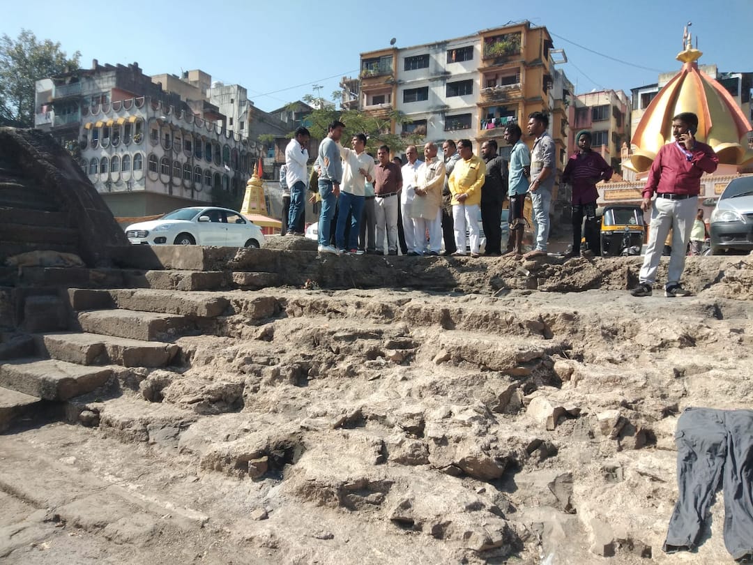 Nashik Construction on godakatha should be done in old stone assurance from Smart City गोदाकाठावरील बांधकाम जुन्या दगडात व्हायला हवं, स्मार्ट सिटीकडून आश्वासन