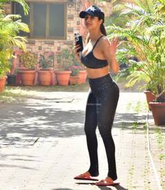 Malaika Arora Fitness: 49 साल की मलाइका अरोड़ा कैसे दिखती हैं इतनी फिट, ये है एक्ट्रेस का डेली रूटीन