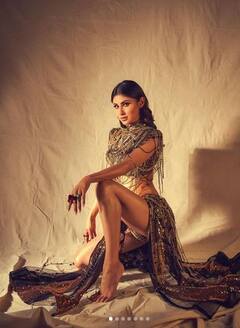 Mouni Roy: ਮੌਨੀ ਰਾਏ ਦੇ ਇਸ ਲੁੱਕ 'ਤੇ ਰੁਕ ਜਾਣਗੀਆਂ ਨਜ਼ਰਾਂ, ਪ੍ਰਸ਼ੰਸਕਾਂ ਨੇ ਕਿਹਾ- ਹੌਟਨੈੱਸ ਓਵਰਲੋਡ