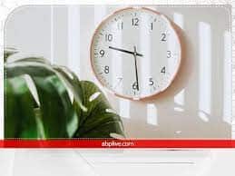 Two tribals of Gujarat made a clock which runs upside down, time also runs reverse Tribal Watch Story: उल्टी चाल चलती है गुजरात में बनी ये 'ट्राइबल वॉच', कीमत जान करेगा खरीदने का मन