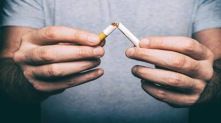 नो स्मोकिंग : शराब पीना और धूम्रपान करना बेहद हानिकारक हैं और ये शरीर की इम्यूनिटी को और भी खराब कर देता हैं. साथ ही नशा शरीर में फेफड़े, लिवर और अन्य हार्ट डिसीज का भी कारण बनता हैं.  स्मोकिंग से होने वाले इन नुकसानों को जानने के बाद कई लोगों ने नशे की लत से छुटकारा पा लिया है. तो अगर कोविड से आप भी खुद को सेफ करना चाहते हैं तो इस लत को आज ही छोड़ दें.