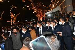 Anant Ambani- Radhika Merchant को बधाई देने पहुंचे रणबीर-आलिया...साथ में अयान मुखर्जी भी आए नजर, PHOTOS