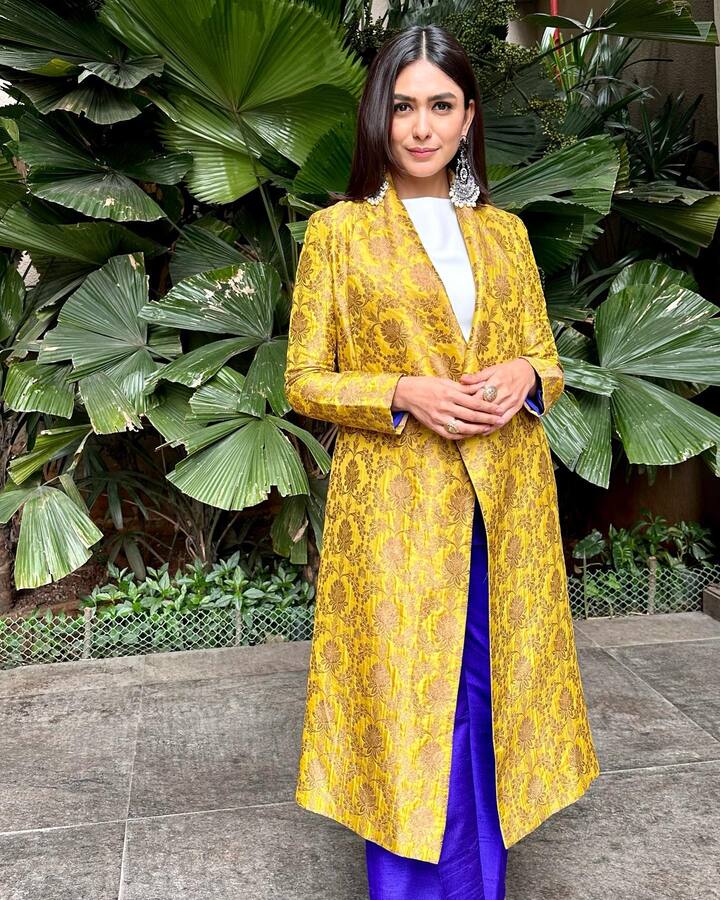 ఆ తరువాత మెల్లగా సినిమా అవకాశాలు అందిపుచ్చుకుంది (image credit: Mrunal Thakur/Instagram)