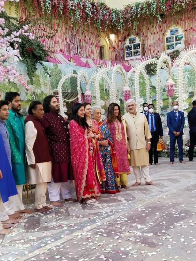 Roka Inside Pics: anant ambani and radhika merchant best and amazing roka ceremony photos Roka Inside Pics: અનંત અંબાણી અને રાધિકા મર્ચન્ટની રોકા સેરેમનીની ઇનસાઇડ તસવીરો આવી સામે, જુઓ અહીં.....