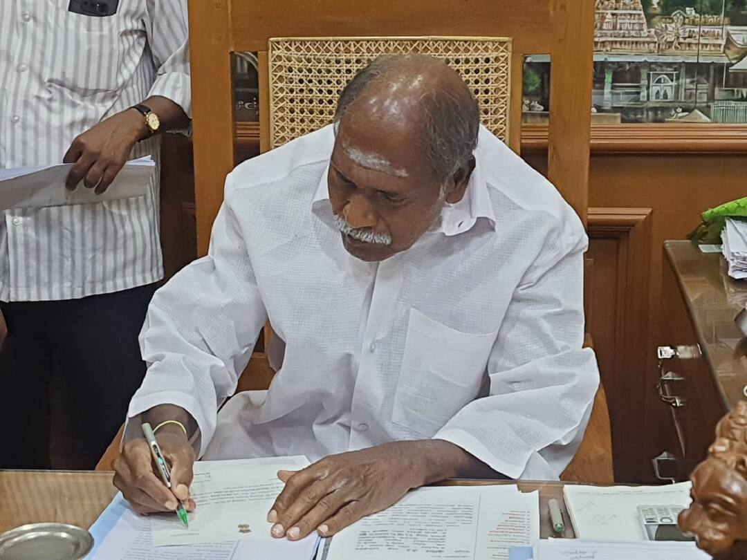 Chief Minister Rangaswamy orders action to increase milk purchase price of milk producers in Puducherry TNN பால் கொள்முதல் விலை உயர்வு - புதுச்சேரி முதல்வர் ரங்கசாமி அறிவிப்பு