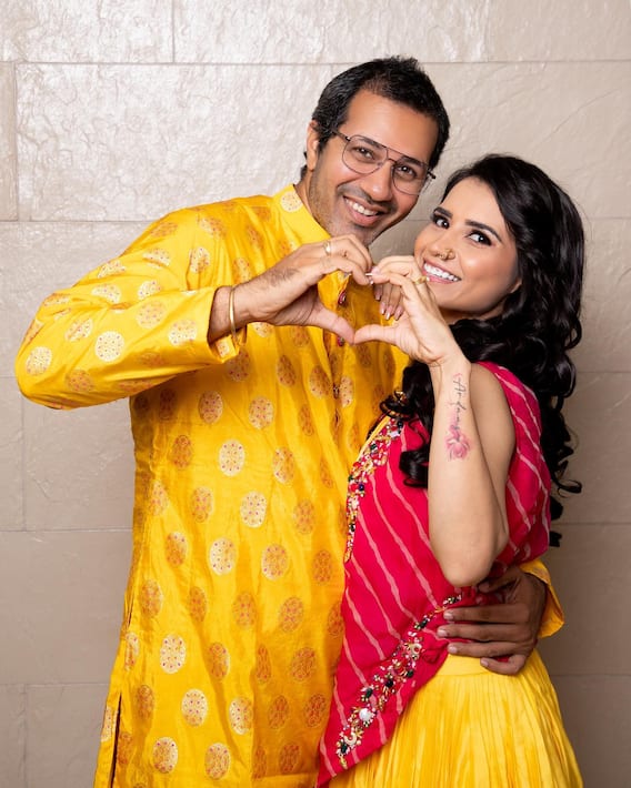 TMKOC: ‘जेठालाल’ से ‘दयाबेन’ तक, ये हैं ‘तारक मेहता’ के किरदारों के रियल लाइफ पार्टनर्स, किसी की पत्नी हैं राइटर तो कोई है अकाउंटेंट TMKOC: ‘जेठालाल’ से ‘दयाबेन’ तक, ये हैं ‘तारक मेहता’ के किरदारों के रियल लाइफ पार्टनर्स, किसी की पत्नी हैं राइटर तो कोई है अकाउंटेंट