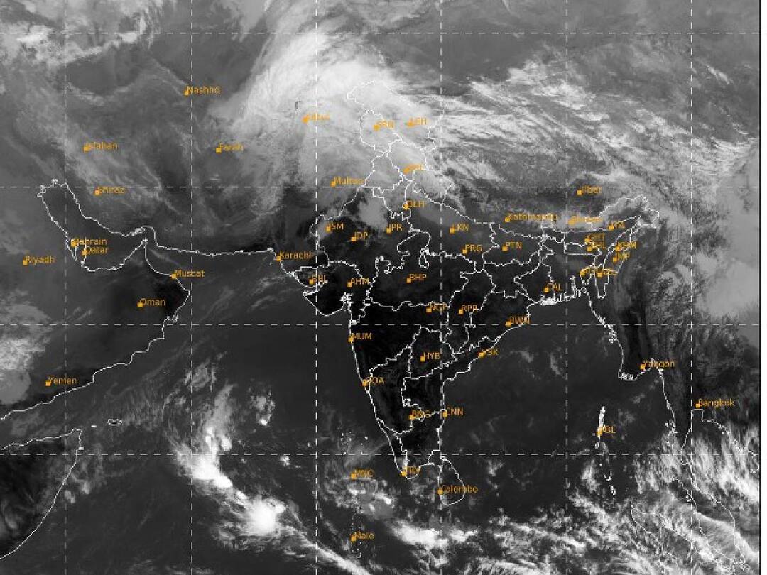According to the Meteorological Department, dry weather will remain due to the low circulation in the South East Arabian Sea and adjoining areas. Weather Update : இனி தமிழகத்தில் மழை இல்லை.. வறண்ட வானிலையே இருக்கும்.. இன்றைய வானிலை நிலவரம் இதோ..