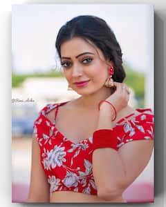 పూల డ్రెస్‌లో ‘జబర్దస్త్’ బ్యూటీ సౌమ్య రావు