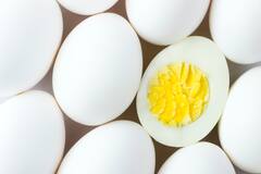 EGGS: रोज 4-5 अंडी खाणे ठरू शकते हानिकारक, जाणून घ्या कधी आणि किती अंडी खाणे शरीरासाठी फायदेशीर!