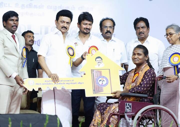 தொடர்ந்து நிகழ்ச்சியில் பேசிய அவர், திருச்சியில் எந்த விழா நடந்தாலும் அது பிரமாண்டமாகதான் நடக்கும் என்றார்