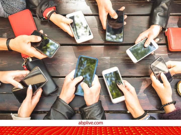 Happy New year 2023 send message on WhatsApp to more than 250 members in just one click नए साल पर रिश्तेदारों को एक-एक कर मैसेज भेजने के बजाय WhatsApp के इस फीचर से 1 क्लिक में 255 से ज्यादा लोगों को करें विश 