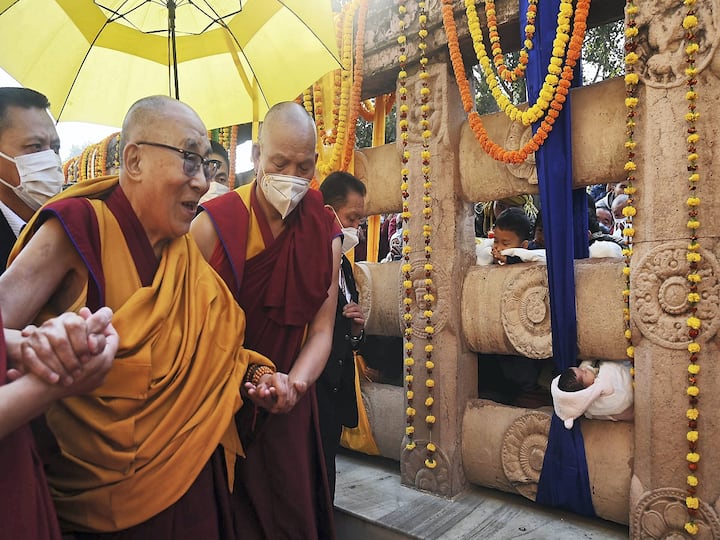 The winner of the Nobel Peace Prize arrived at the venue in a battery-operated vehicle as the audience listened intently to the solemn prayers over loudspeakers. Since his arrival on December 22, the Nobel Peace Prize winner has been staying at the Tibetan monastery. ( Image Source: PTI )