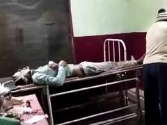 सीतापुर में पुल से तालाब में गिरी अनियंत्रित बस, 35 सवारी घायल, 60 मजदूर थे सवार, पांच की हालत गंभीर