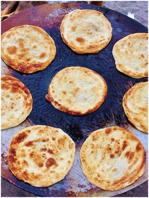 పరోటాలు ఇలా చేశారంటే దూదిపింజల్లా మెత్తగా వస్తాయ్