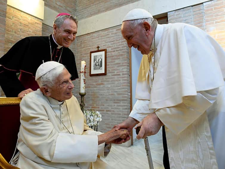 Pope Francis Asks For Prayers For ‘Very Sick’ Predecessor Pope Benedict Pope Francis Asks For Prayers For ‘Very Sick’ Predecessor Pope Benedict