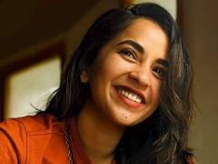 Komalee Prasad: ఎర్ర గులాబీలా మెరిసిపోతున్న కోమలి - కుర్రాళ్ల గుండెల్లో గిలిగిలి