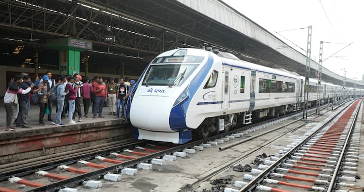 Howrah-NJP: শুক্রবারই উদ্বোধন, বন্দে ভারতের সময়সূচি কী? কী জানাচ্ছে রেলের বিজ্ঞপ্তি?