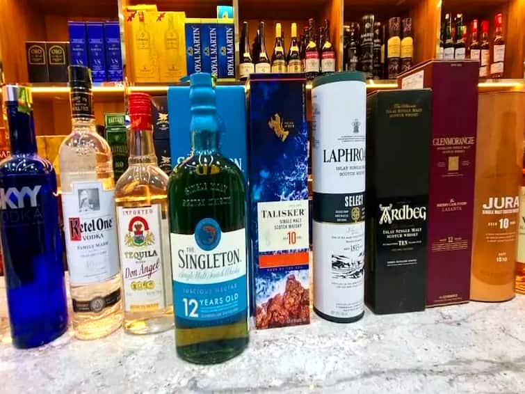 Puducherry: 50 new types of liquor introduced ahead of New Year Tourists happy TNN புதுச்சேரியில் புத்தாண்டை முன்னிட்டு 50 புதிய மதுவகைகள் அறிமுகம்