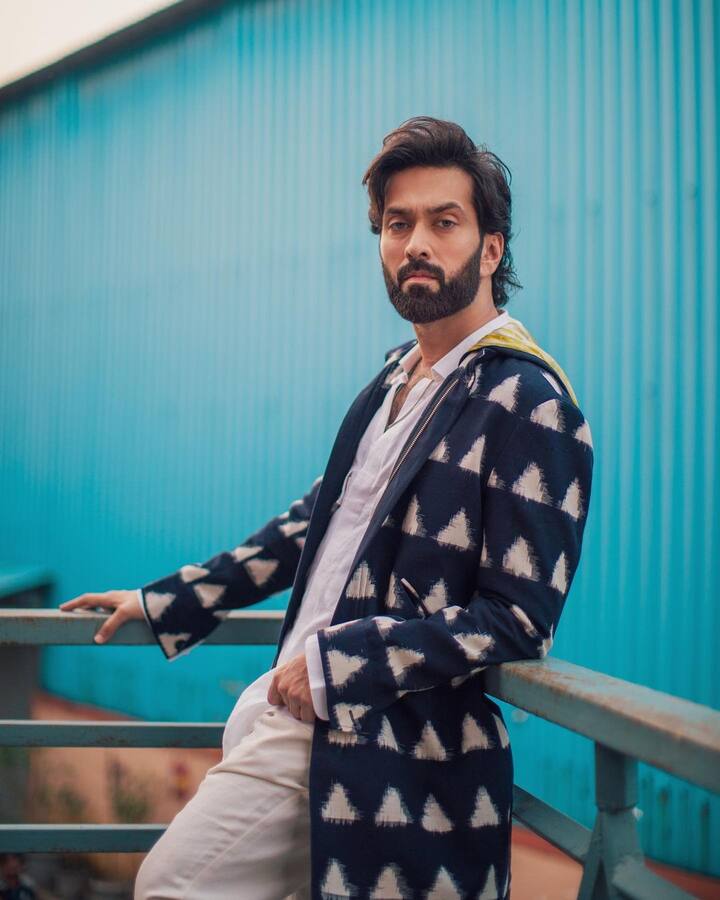 नकुल मेहता को टीवी का ऋतिक रोशन कहा जाता है. कई सुपरहिट सीरीयल उनके नाम पर दर्ज हैं. इसके बावजूद जब उन्होंने बॉलीवुड में किस्मत आजमाई तो फ्लॉप रहे. (Photo Credit- Nakul Mehta Instagram)