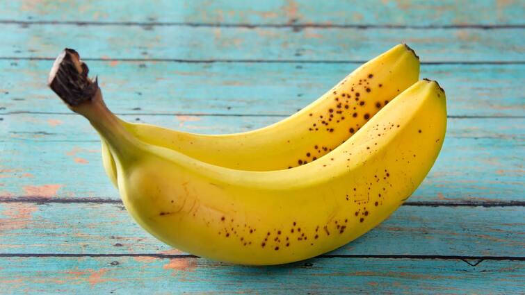 Eating Black Spot Banana: Do bananas with black spots contain more vitamin A than clear bananas? Let's find out Eating Black Spot Banana : ਕੀ ਕਾਲੇ ਧੱਬਿਆਂ ਵਾਲੇ ਕੇਲੇ ਵਿੱਚ ਸਾਫ ਕੇਲੇ ਨਾਲੋਂ ਜ਼ਿਆਦਾ ਵਿਟਾਮਿਨ ਏ ਹੁੰਦਾ ਹੈ ? ਆਓ ਜਾਣਦੇ ਹਾਂ