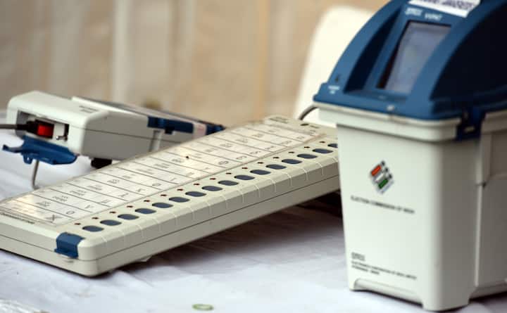 Remote EVM: এই পদ্ধতিতে অন্য রাজ্যে থাকা ভোটাররাও নিজের ভোটাধিকার প্রয়োগ করতে পারবেন