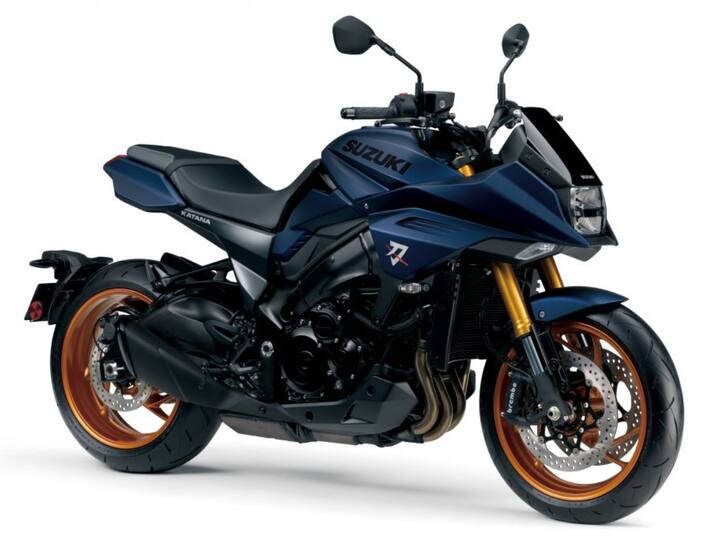 Suzuki Katana — Here is a retro styled motorcycle that blurs the lines and sits in a class of its own. We love the retro styling which pays tribute to the 80s Katana along with details like the rectangular headlamp and more. The other talking point is the power inline-four cylinder engine which brings out a proper superbike performance but being infused with a classic styling theme. The handling and the overall riding experience is sharp and yet it is pretty useable on our roads despite its low ground clearance. (Source: Somnath Chatterjee)