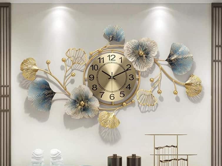 vastu tips wall clock shape color direction according to vastu shastra  Vastu Tips : तुमच्या घरात घड्याळ आहे का? या दिशेला लावले तर होईल भरभराट 