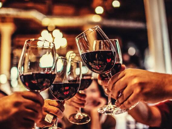 Red Wine Benefits: क्या आप रेड वाइन पीने के फायदों के बारे में जानते हैं, आइए जानें