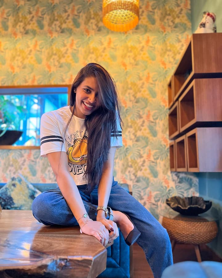 ఆమె రెండో సినిమా ‘కాంతార’తో కనీవినీ ఎరుగని రీతిలో గుర్తింపు పొందింది. Photo Credit:Sapthami Gowda/Instagram