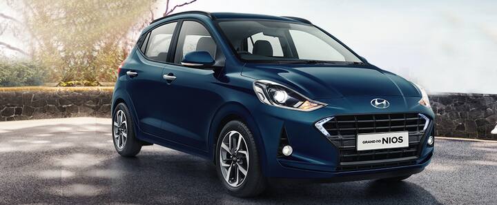 हुंडई अपनी हुंडई ग्रैंड i10 नियोस कार खरीदने पर 63,000 रुपये का जबरदस्त डिस्काउंट ऑफर कर रही है. कंपनी अपनी इस कार को घरेलू बाजार में 5.43 लाख रुपये से 8.45 लाख रुपये तक की कीमत में बिक्री करती है.