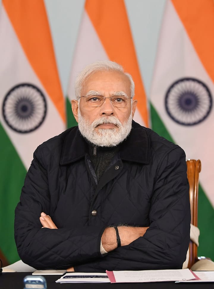 দেশীয় প্রযুক্তিতে তৈরি দেশের প্রথম সেমি হাইস্পিড ট্রেন বন্দে ভারত এক্সপ্রেস। সেই ট্রেন উদ্বোধন করতে শুক্রবার রাজ্য়ে আসছেন প্রধানমন্ত্রী নরেন্দ্র মোদি।