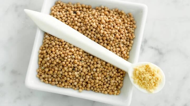 রান্নাঘরে থাকা মাত্র একটি জিনিস দিয়ে আপনি সমস্ত রকম বাস্তুদোষকে একেবারে চিরতরে টাটা বাই বাই বলতে পারেন, সমস্ত সমস্যা নিমেষের মধ্যে দূর হয়ে যাবে, দিনরাত পরিশ্রম করেও টাকা পাওয়া যায় না। সেক্ষেত্রে হলুদ সর্ষে আপনার জন্য ভীষণই উপযুক্ত।