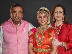 Anant-Radhika Engaged: होने वाले सास-ससुर के साथ कैसा है Radhika Merchant का बॉन्ड, इन तस्वीरों में दिखा बेशुमार प्यार