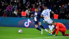 এমবাপের গোল, নেমারের লাল কার্ড, টিভিতেই প্যারিস সঁ জরমেঁর ম্যাচ উপভোগ করলেন মেসি