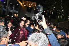 Anant Ambani और Radhika Merchant का उदयपुर एयरपोर्ट पर हुआ ग्रैंड वेलकम, रोका सेरेमनी के बाद अंबानी परिवार की पहली तस्वीरें