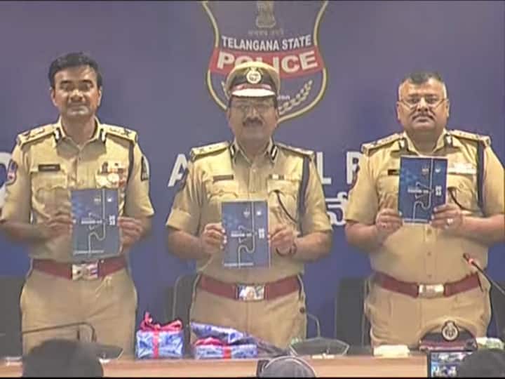 Hyderabad DGP Mahender reddy released Annual crime report 2022 crime on women increased DNN TS Annual Crime Report : మహిళలపై పెరిగిన నేరాలు, ట్రాఫిక్ ఫైన్స్ రూ.612 కోట్లు- తెలంగాణ వార్షిక నివేదిక విడుదల