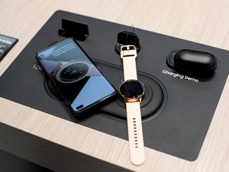 Smartwatch tws earbuds smart gadget trends tech 2023 dominate gizmore Tech In 2023: Smart Accessories Trends That May Dominate The Sector