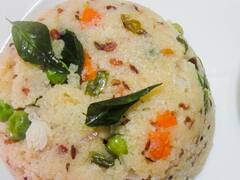 Rava Upma: सुबह के ब्रेकफास्ट के लिए एकदम परफेक्ट है यह उपमा रेसिपी, मिनटों में ऐसे करें तैयार