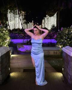 Shraddha Arya: नए साल की पार्टी के लिए पति के साथ जाना है, तो श्रद्धा आर्या की तरह हो जाएं तैयार