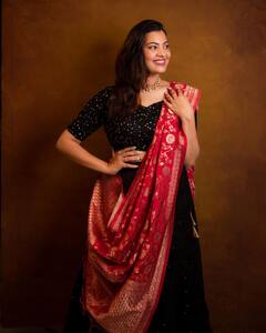 బ్లాక్ డ్రెస్‌లో గీతా మాధురి - కొత్త లుక్‌లో భలే ఉందే!