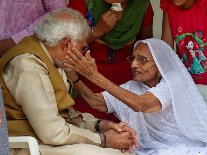 PM Modi Remembers his mother Heeraben words on her 100th birthday PM Modi Mother Demise: వందో పుట్టినరోజు నాడు తల్లి హీరాబెన్ ప్రధానితో చెప్పిన మాటలివే