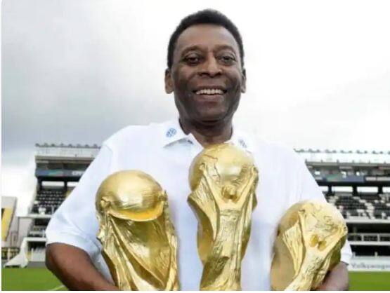 great footballer pele died lionel messi cristiano ronaldo and neymar tributes for the icon Pele Demise: ਮੇਸੀ-ਰੋਨਾਲਡੋ ਸਮੇਤ ਕਈ ਖਿਡਾਰੀਆਂ ਨੇ ਪੇਲੇ ਨੂੰ ਦਿੱਤੀ ਸ਼ਰਧਾਂਜਲੀ, ਸ਼ੇਅਰ ਕੀਤੀਆਂ ਮਰਹੂਮ ਫੁੱਟਬਾਲਰ ਨਾਲ ਜੁੜੀਆਂ ਯਾਦਾਂ